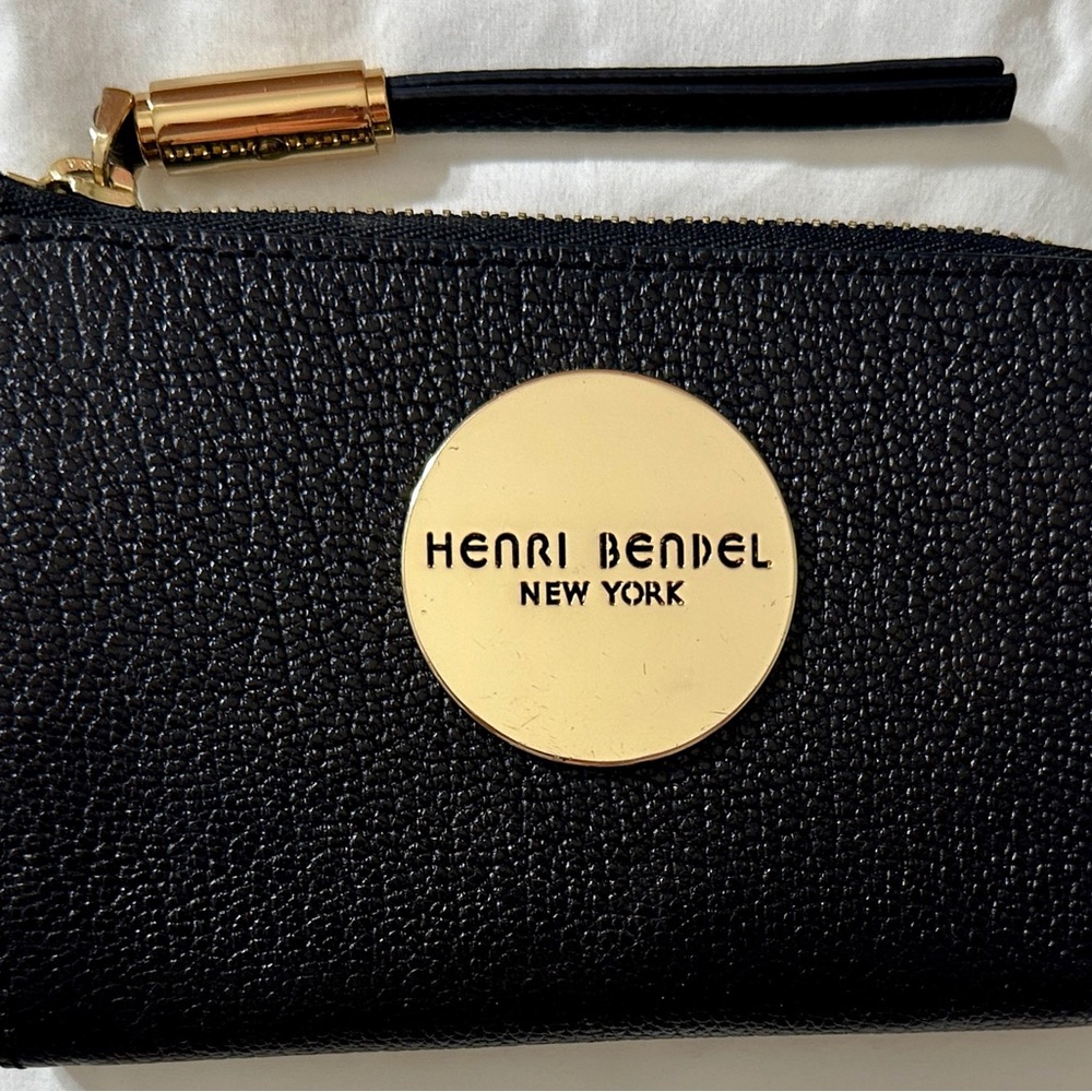 Henri Bendel wallet